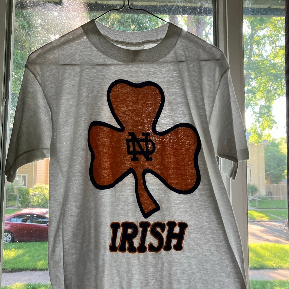 Vintage Notre Dame Fighting Irish Paper Thin T-Shirt Shamrock Made in USA Mens L